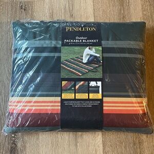 Pendleton Outdoor Blanket - Striped Multicolor